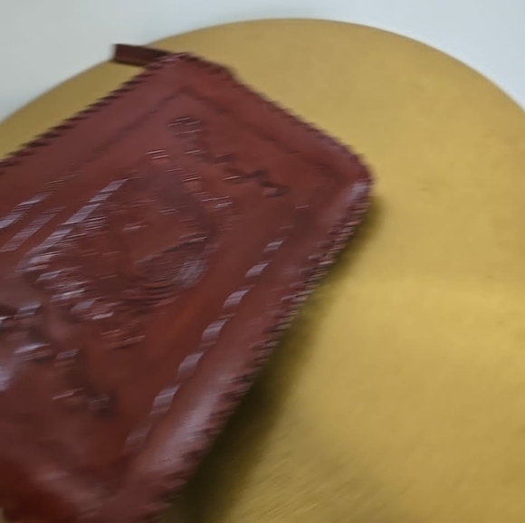 VINTAGE WESTERN ORNATE HANDMADE CARVED BROWN LEATHER MEXICO CLUTCH PURSE ETCH 🌴 - Picture 7 of 9